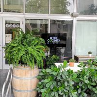 Exterior con algunas mesas at The Cocinita in Miami