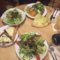 Die Brottaschen gibt es auch in vegan mit viel Gemüse und Salat 🌱 at Heideküppel in Schluechtern