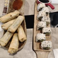 Rollitos y sushi at Veggies in Tirana