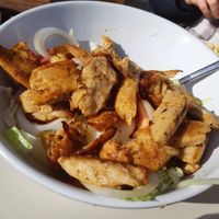 Heura plant-based chicken with salad at Pintxo y Coma in Madrid