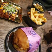 Chili cheese burger
Korean poppers
Fries
Mac n cheese
Winning! 🙌🏼 #Veganuary at Wholesome Junkies in Manchester