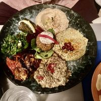 Plat vegan  at Le Daily Syrien Veggie in Paris