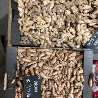 Lots of options and prices are very decent for organic produce  at The Barn in Brussels