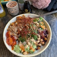 Basmati rice with broccoli, beans, spinach, tomatoes, avocado, peanuts, curried chickpeas, sesame seeds at Áro - Wolbecker Straße  in Muenster