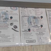 La carta, la de la izquierda es toda vegana at Cafe La Lola  in Gran Canaria