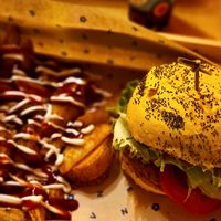 Spicy Cecio + potatoes at Flower Burger in Bologna