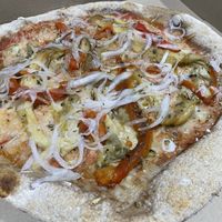 Pizza d’escalivada amb formatge vegà i massa d’espelta #Veganuary at L'Espurna in Olot