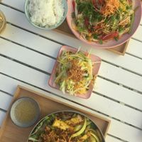 Unsere Hauptgerichte mit Mangosalat at vEATnam in Villach