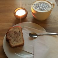 Marmorkuchen und Moccacino  at Pow Wow Coffee - Fuggerstraße in Augsburg