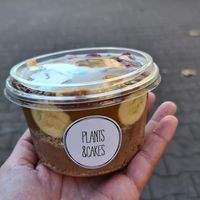 Nice cream to go at Plants & Cakes in Frankfurt