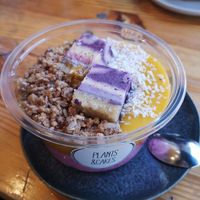 Mango-Breakfast Bowl at Plants & Cakes in Frankfurt