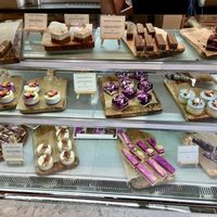 Auswahl an roh veganen Kuchen  at Plants & Cakes in Frankfurt