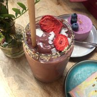 Acai Smoothie and cakes at Plants & Cakes in Frankfurt