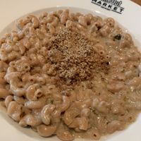 Vegan mac & cheese at Love Life Cafe in Miami Beach
