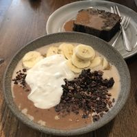 Banana Bread and Smoothie Bowl at ÆNDRÈ in Hamburg