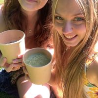 Take away smoothie bowls (green in the picture) to nearby park. at ÆNDRÈ in Hamburg