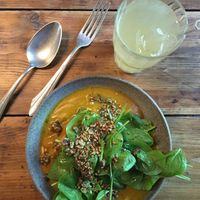 Sehr nett und lecker 😋  at ÆNDRÈ in Hamburg