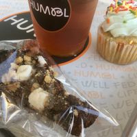 Beer, cupcake and cake at HUMBL in Orlando