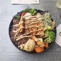 Bowl tofu quinoa 🤤 at Liebling Trier in Trier