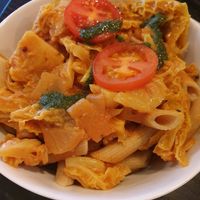 Savoy curry with wholemeal pasta at Liebling Trier in Trier