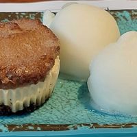 Mock cheesecake and lemon sorbet at The Guinness Tavern in Salou