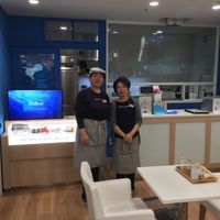 The very friendly staff at Spirulina Blue Ueno in Tokyo