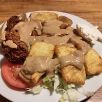 Vegan Saharateller allerdings mit Halloumi... at Sahara Imbiss - Schöneberg in Berlin