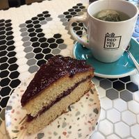 Red berries and vanilla cake 🍰 + mint tea  at Red Velvet in Padua