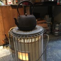 How they warm the green tea at Hale in Kyoto