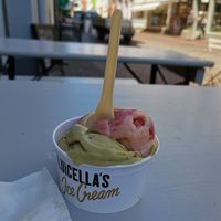 Pistazien und  Kirsche Eis. Vegan at Luicella's - Hüxstraße in Luebeck