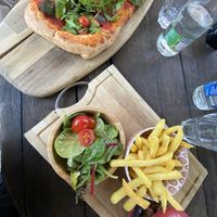 pizza & burger at Bla Bla in Vevey