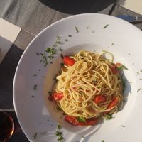 Spaghetti, garlic, oliveoil, basil, and tomates at Kritamo in Rhodes