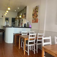 We got in early  at Makalu Veggie in Alicante