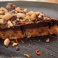 Pastel de boniato con algarroba 🤤 at 3 4 4 in Alicante