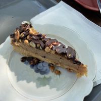 Vegan snicker 😍  at Slottsträdgårdens Kafé in Malmo