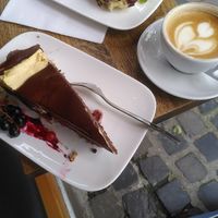 Vegane Donauwelle at Menami in Bochum