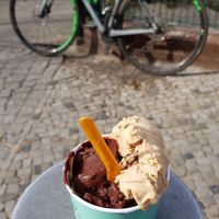 Haselnuss Praline und Zartbitter at Katchi Ice Cream - Savignyplatz in Berlin
