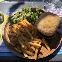 Hamburguesa vegan con berenjenas   at O'Resto in Quinson