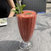 ‘Pink Tiger‘ smoothie (strawberry, raspberry, mint, orange juice) at Tiger Club Vegan Sushi in Berlin