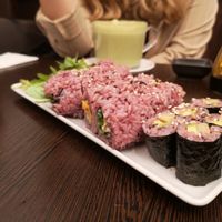 Maxi with avo & seitan, two flavors inside outs: the one with chili mayo and the other one with vegan cream cheese at Tiger Club Vegan Sushi in Berlin