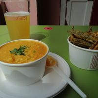 Lentil dhal, okra fries, IPA 😊 at Bundobust in Liverpool