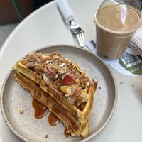 pumpkin mochi waffles w apple  at Tea Stories in Eindhoven