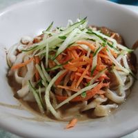 Noodles with three saucws at Lái Xīn SùShí 來欣素食手工水餃 in Taipei