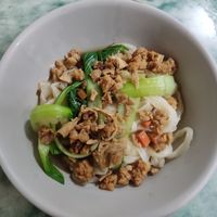 Noodles with braised meat at Lái Xīn SùShí 來欣素食手工水餃 in Taipei