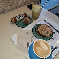Breakfast at Sandwichez - Urquinaona in Barcelona