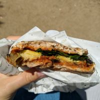 Sectioned vegan sandwich at Sandwichez - Urquinaona in Barcelona