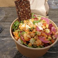 Wegan vegan salade, wIth quinoa replaced with mixed lettuce leaves at Wedo in Copenhagen