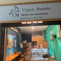 Front at Em Vegan Sweets in Lima