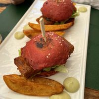 Sliders with beetroot bun and jalapeño sauce  at Pandora Greenbox in Split