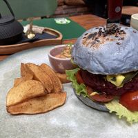 Greenburger with herbal tea (I got the Women's activity--dandelion, fennel and many other herbs!)  at Pandora Greenbox in Split
